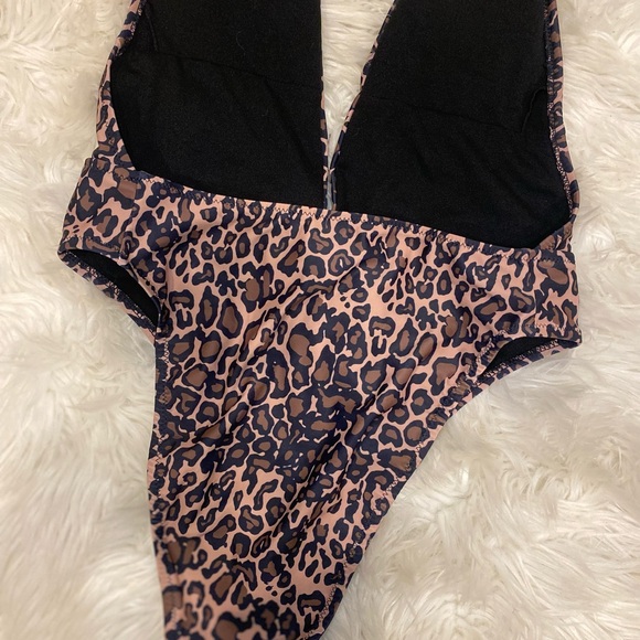 NEW never worn!* size medium animal print one piece - Picture 8 of 8